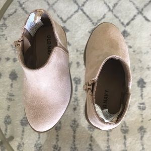Old Navy toddler girl boots size 5.